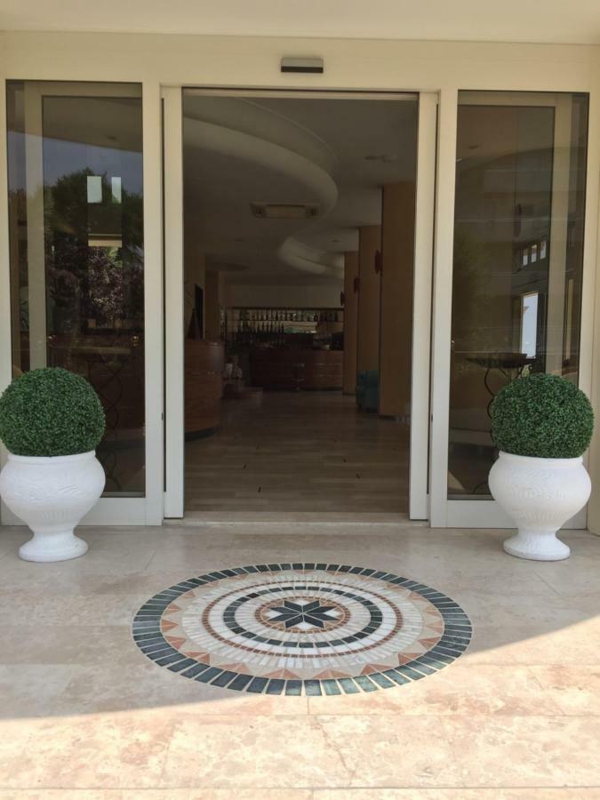 Hotel La Rosa Cattolica Dış mekan fotoğraf