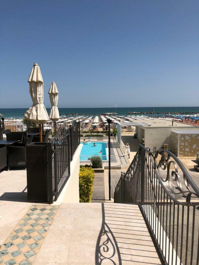 Hotel La Rosa Cattolica Dış mekan fotoğraf