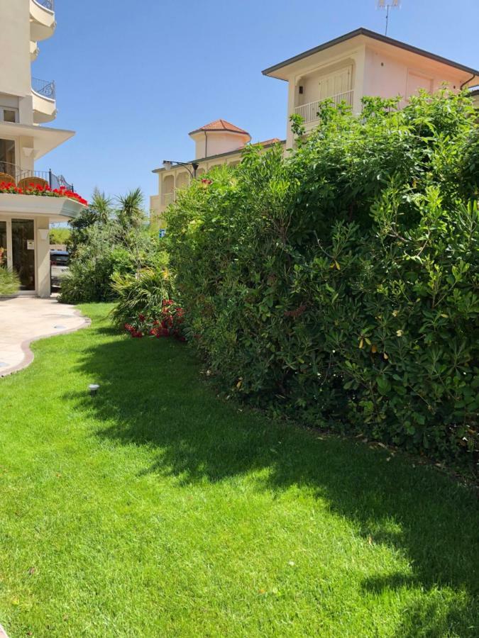 Hotel La Rosa Cattolica Dış mekan fotoğraf